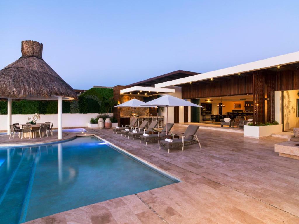 Ultra Exclusive Beachfront Villa Just Steps From The Sand With Butler Included San José del Cabo 外观 照片