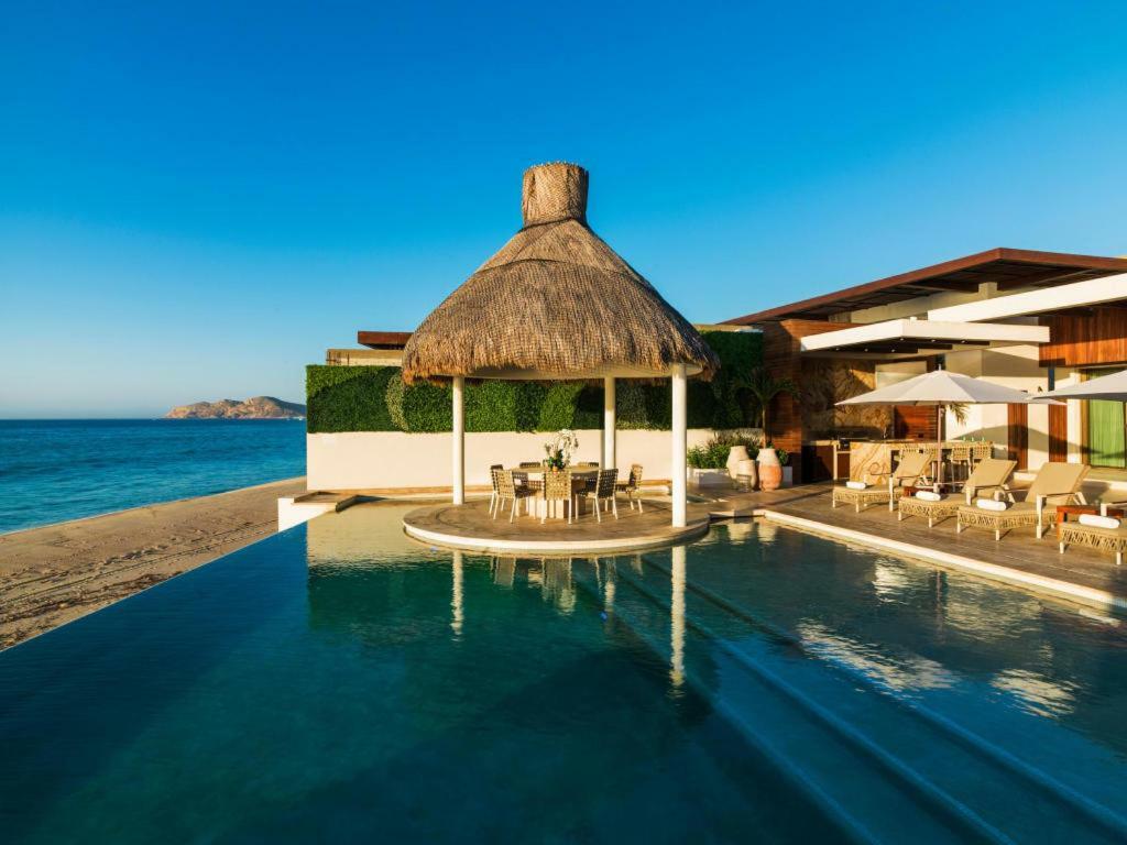 Ultra Exclusive Beachfront Villa Just Steps From The Sand With Butler Included San José del Cabo 外观 照片
